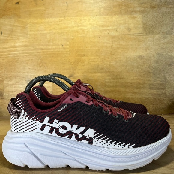 Hoka One One Shoes - Hoka One One Rincon 2 LIGHTWEIGHT Womens Size 7 Running Shoes Sneakers Burgundy